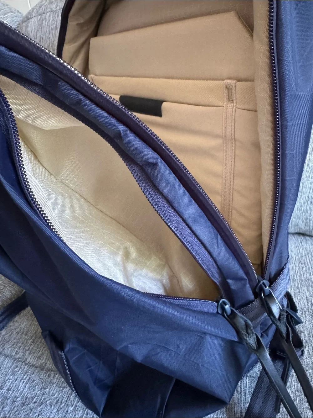 Able Carry authentic bag